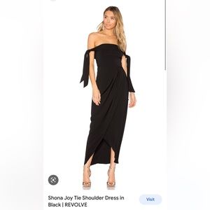 Stunning off the shoulder Shona Joy black dress!